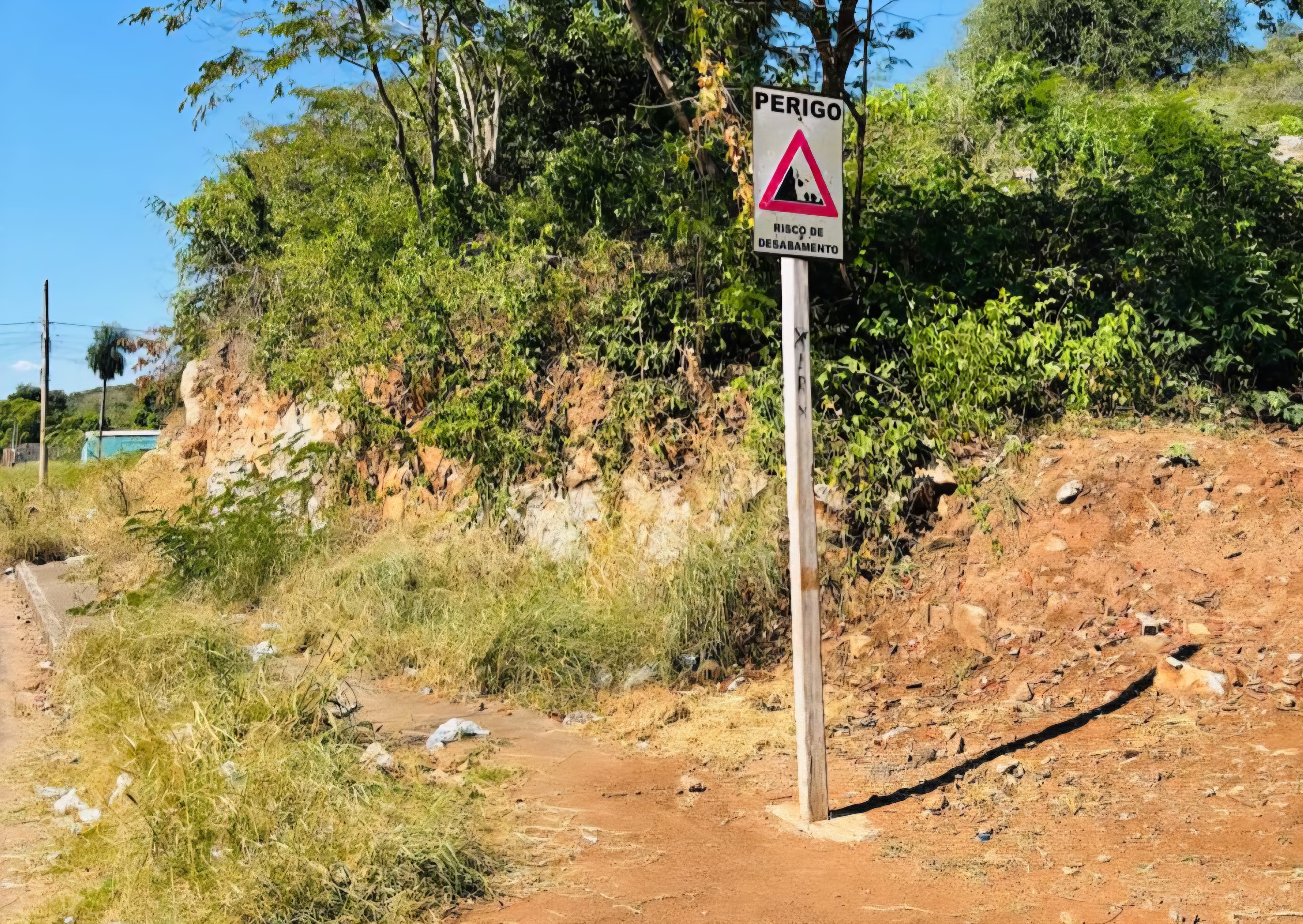 Hanna cobra obras de contenção de encostas no Bairro Cristo Redentor