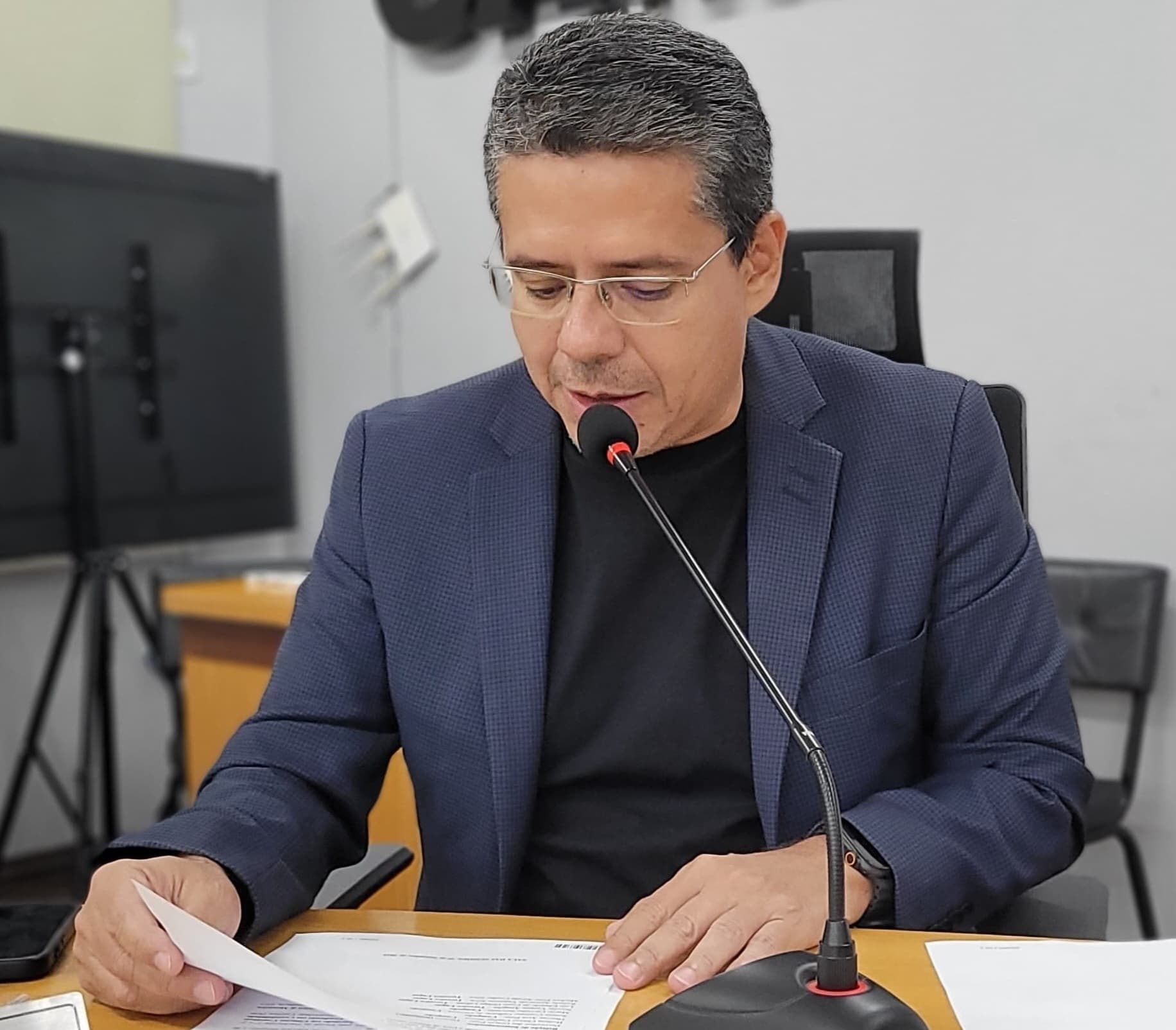 Alexandre cobra médico perito para a agência do INSS de Corumbá