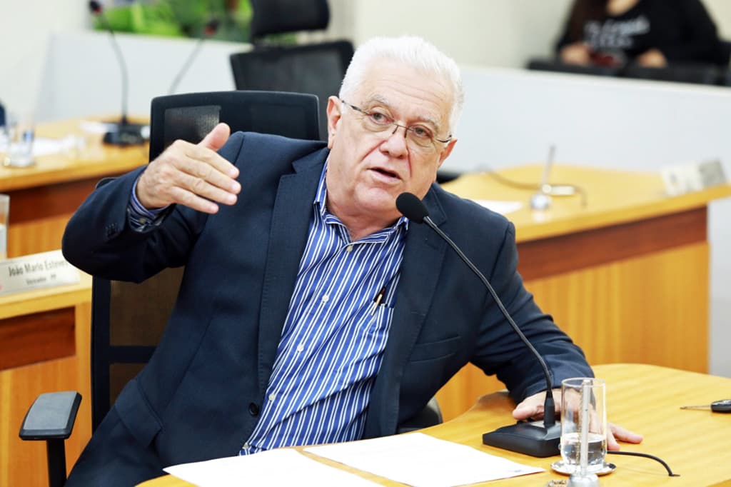 Vereador pede atenção especial para melhorias no Jardim da Independência