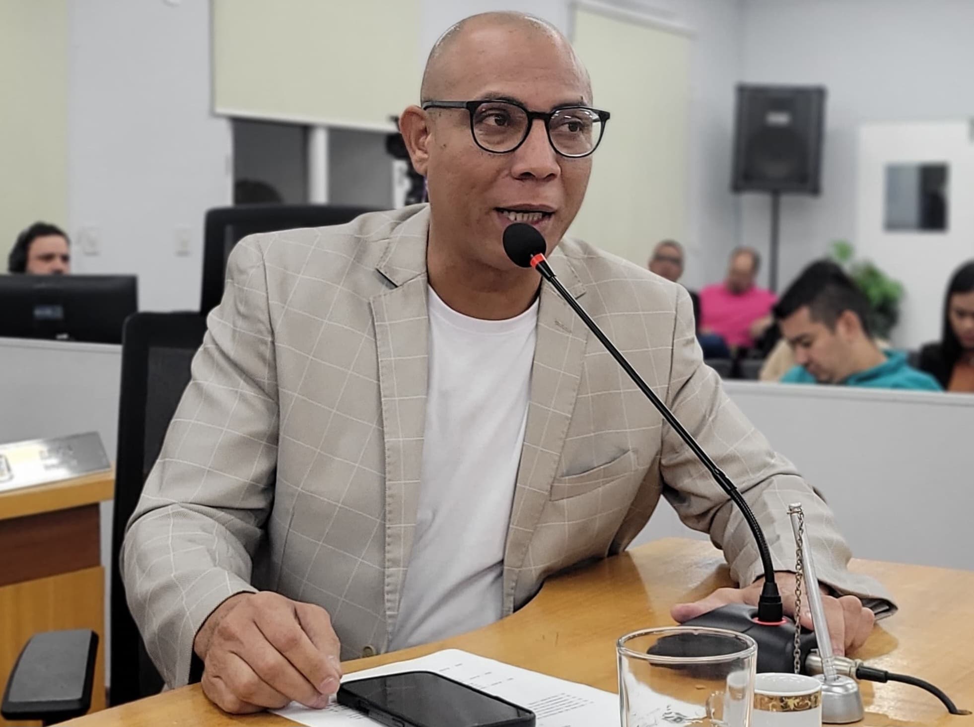 Hesley solicita informações sobre funcionamento dos conselhos municipais na cidade