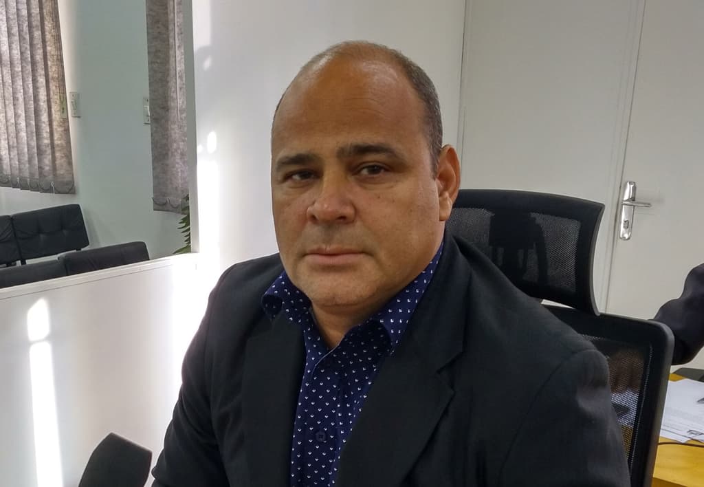 Vereador solicita recapeamento da Rua Edu Rocha, na Nova Corumbá
