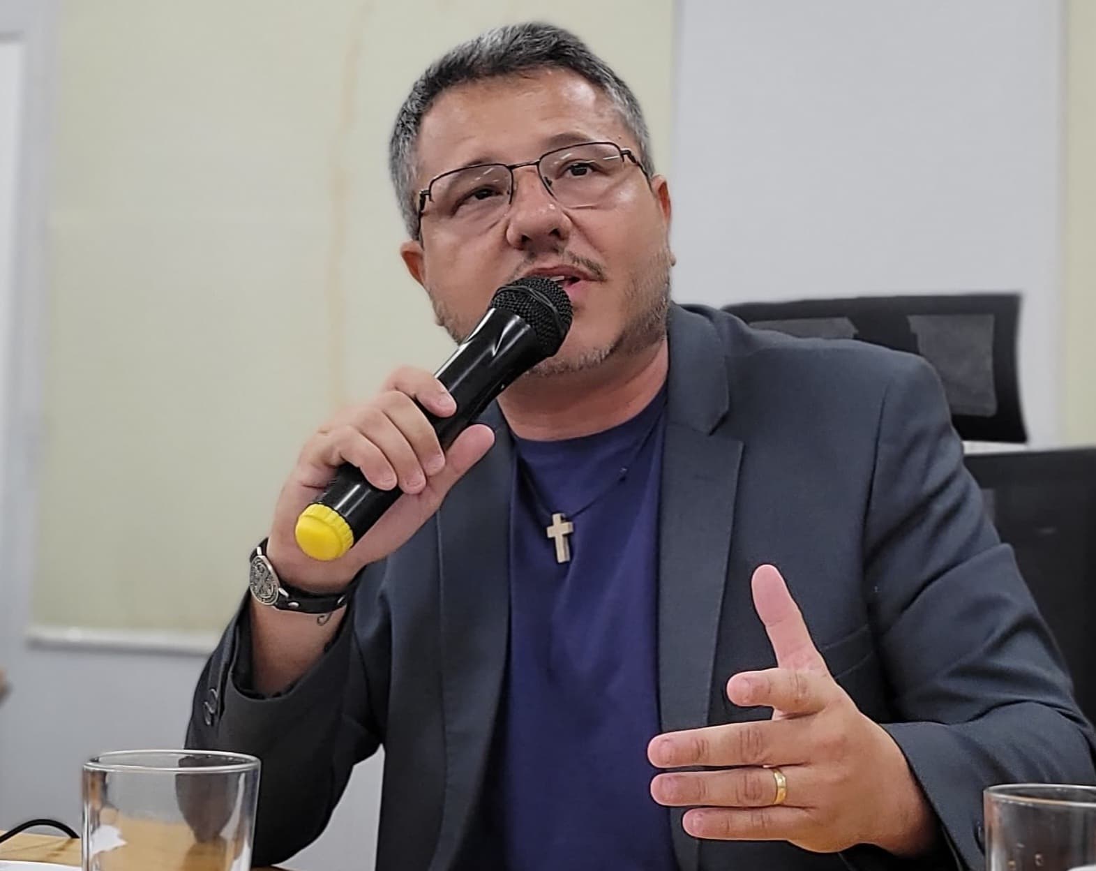 Matheus cobra medidas para fortalecer políticas de enfrentamento à violência contra a mulher