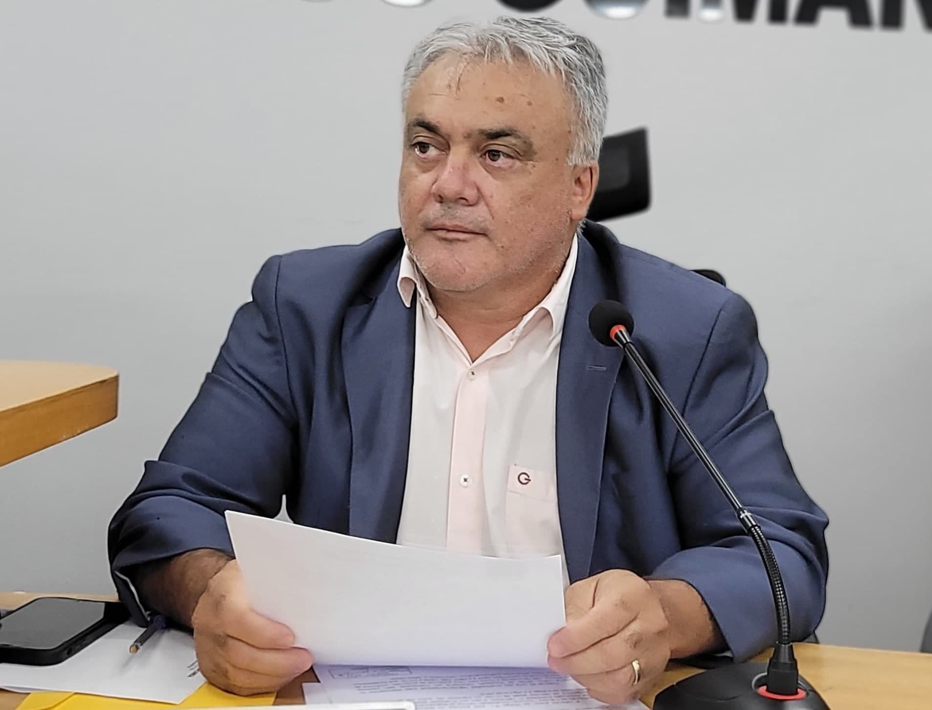 Genilson cobra posicionamento sobre retomada das podas de árvores na cidade