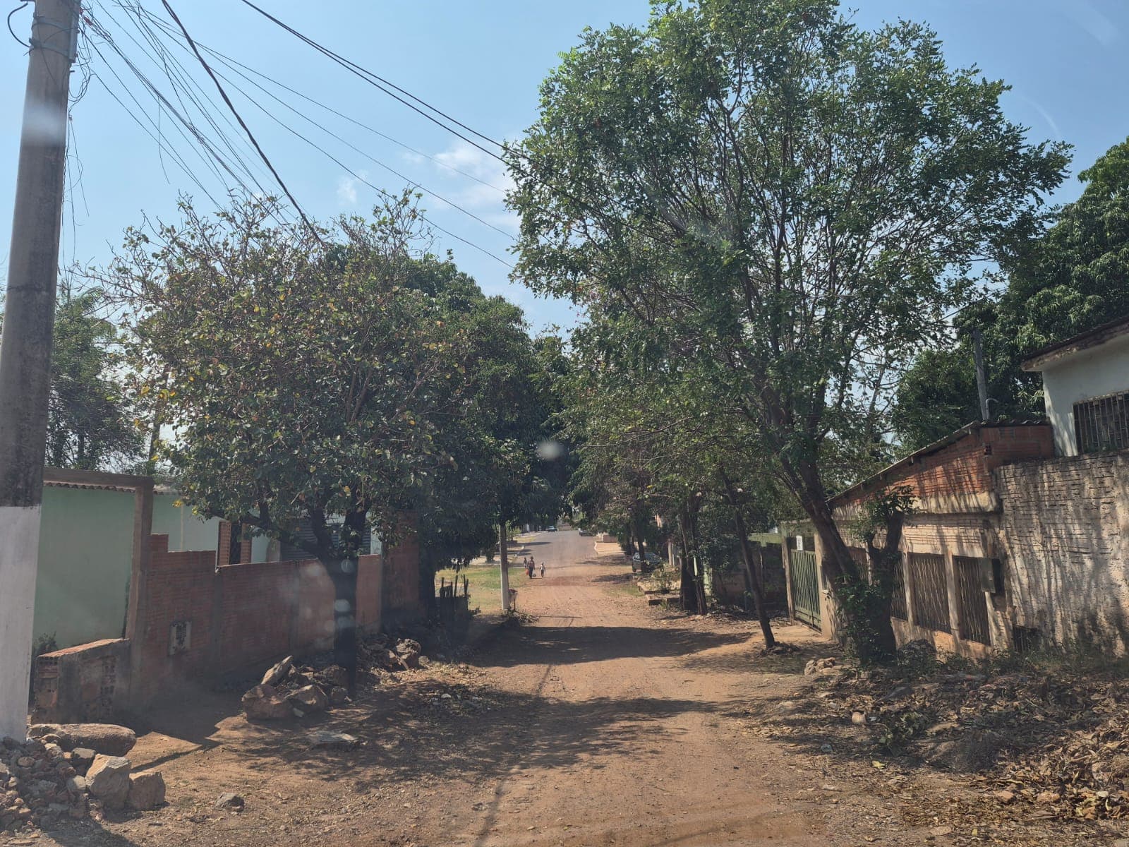 Pavimentação da Tancredo Neves é reivindicada por Samyr, na Câmara