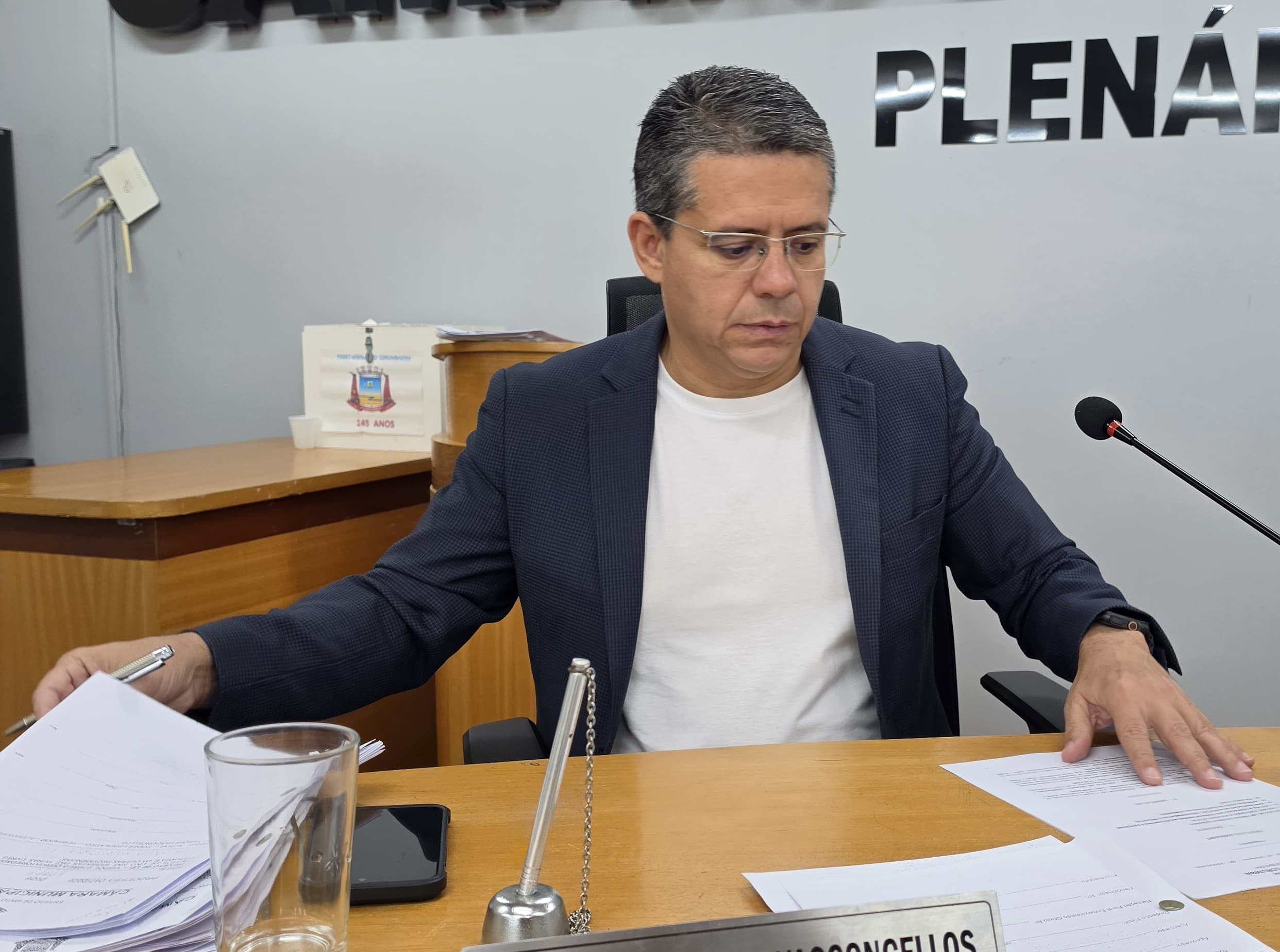 Alexandre busca informações sobre abastecimento de medicamentos na rede de saúde