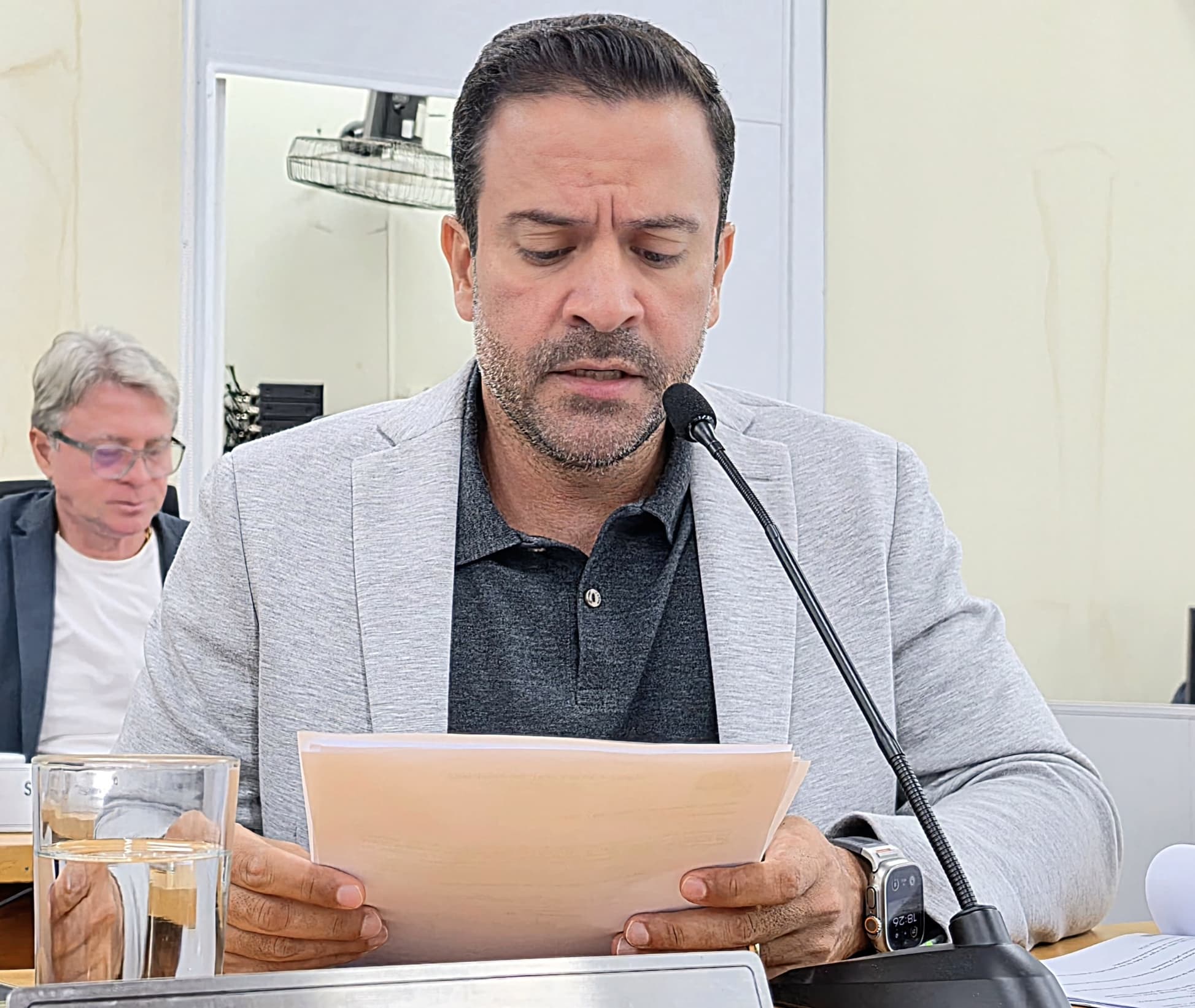 Elinho reivindica serviços necessários para acabar com alagamento no Bairro Nova Corumbá