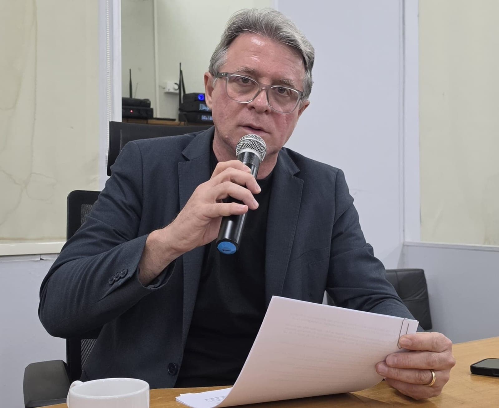 Samyr solicita cumprimento da Lei Municipal que instituiu o Programa Professor do Ano
