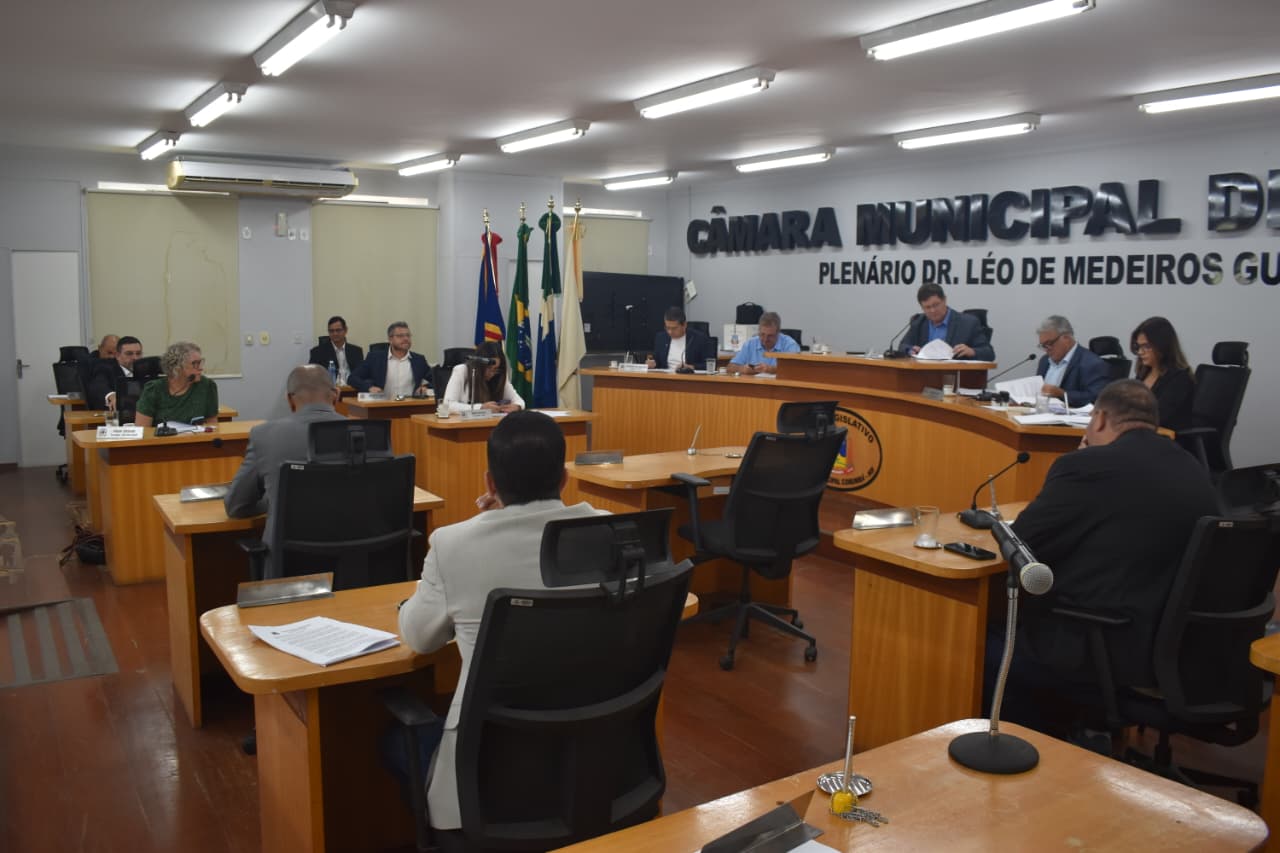 Câmara aprova parcelamento de férias e afastamento temporário não remunerado de secretários
