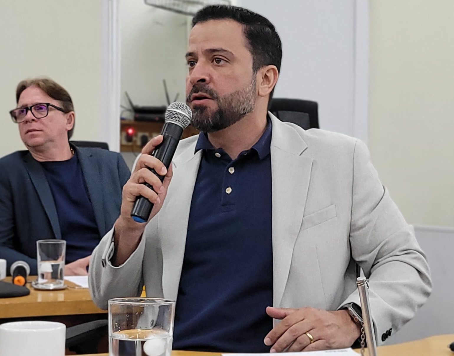 Elinho recorre ao Governo do Estado para pavimentação da Avenida Senador Paulino Lopes