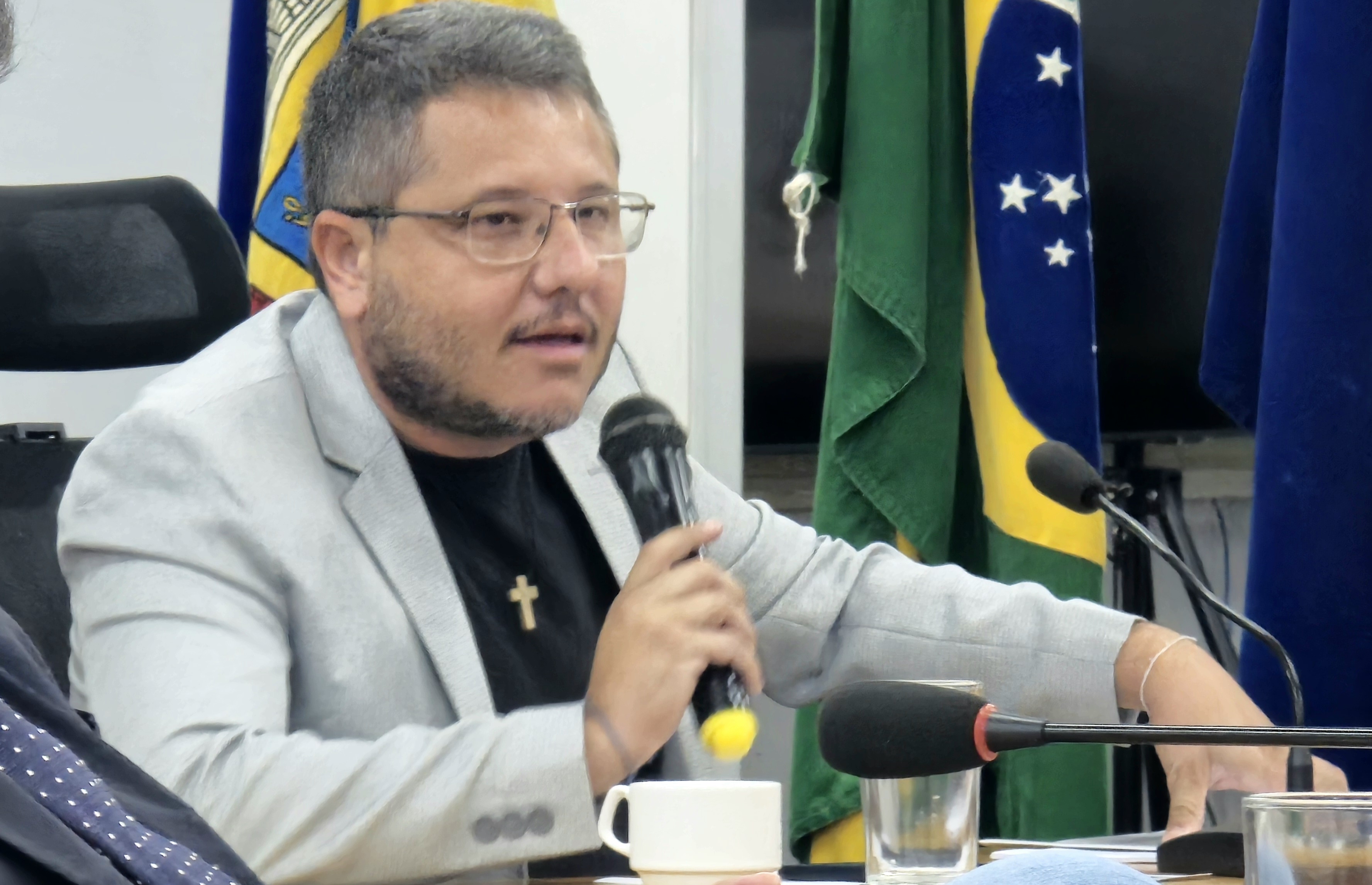 Cazarin pede cópias de todas as notificações emitidas pelo CAC em Corumbá