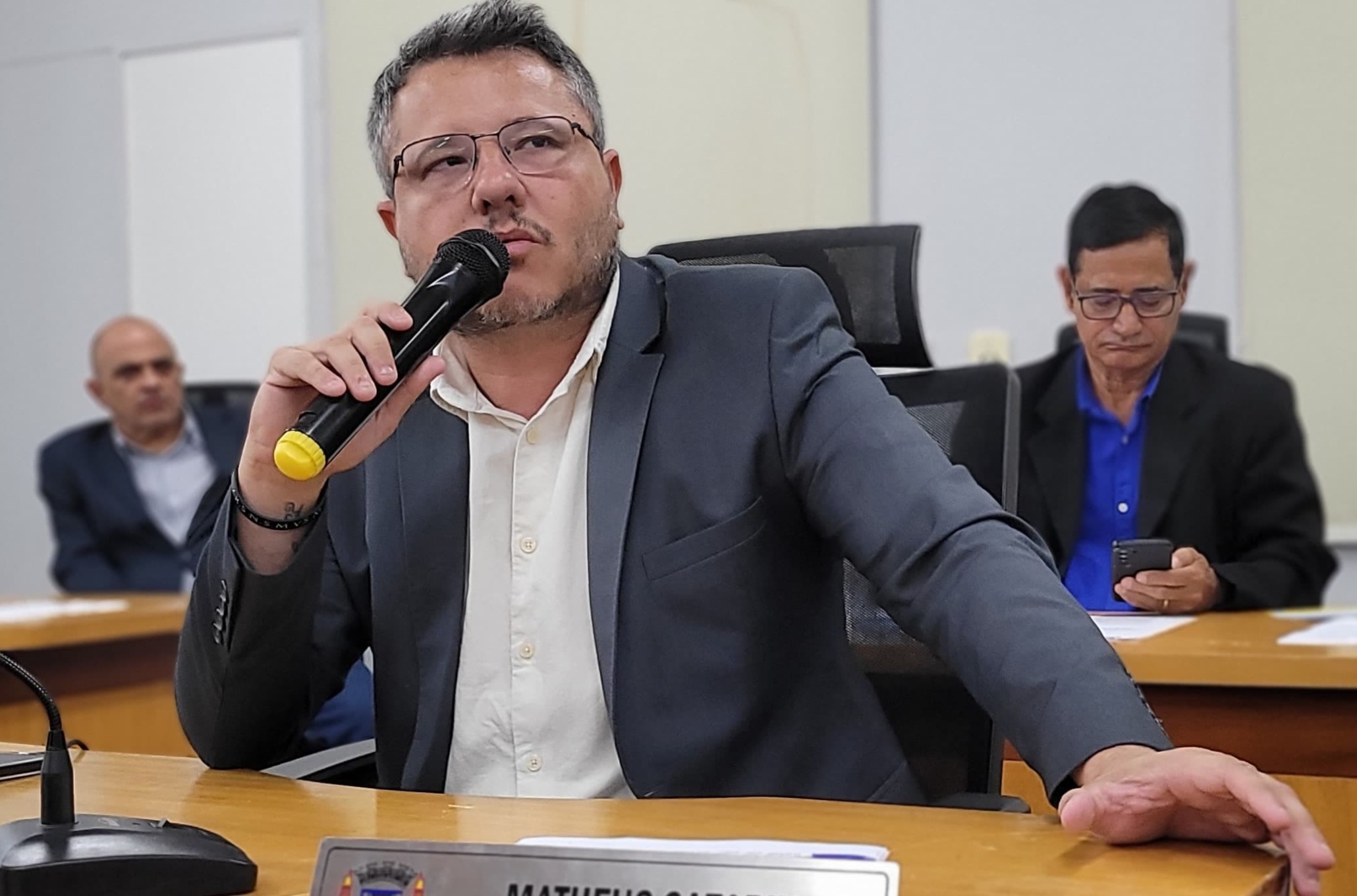 Cazarin sugere criação de aplicativo para agendamento de consultas médicas