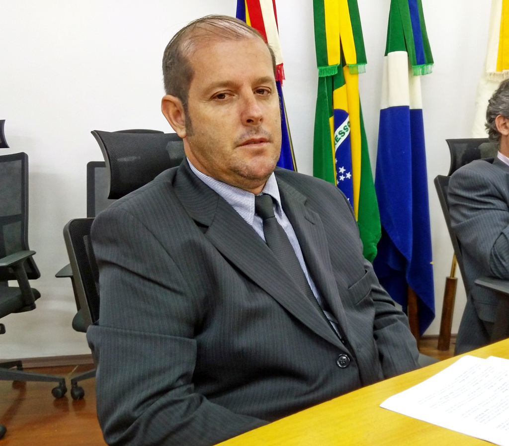 Vereador pede passarela elevada em frente à Escola Otacílio Faustino