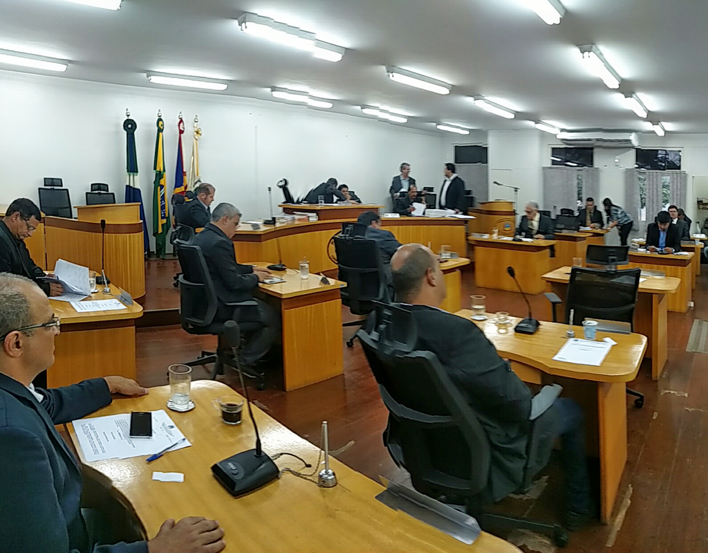 Solicitações de moradores via WhatsApp são encaminhadas para a Prefeitura