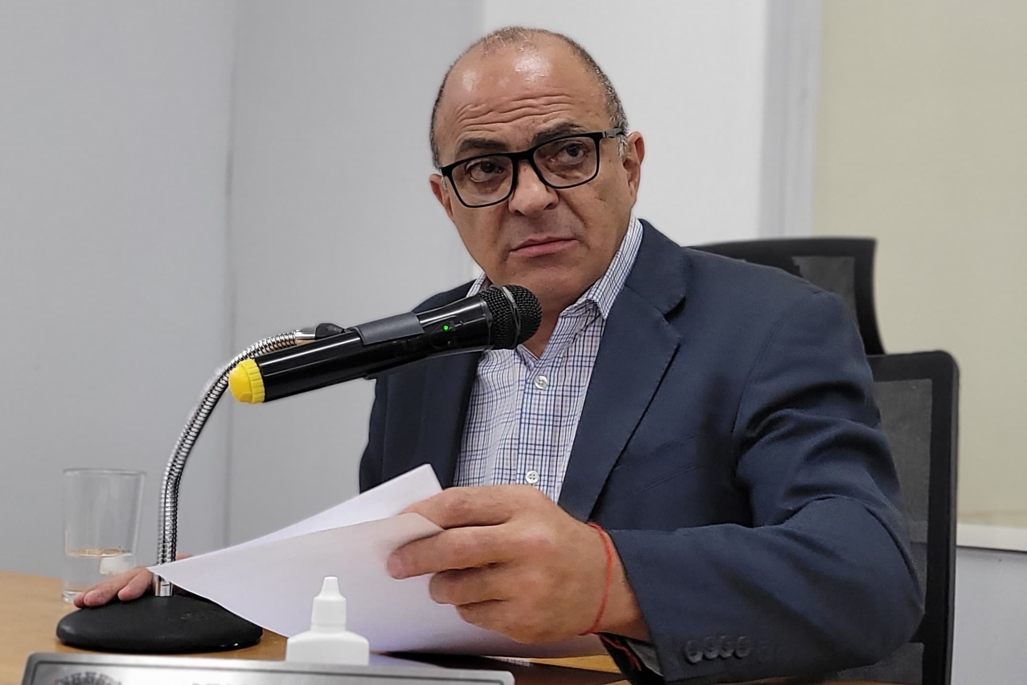 Yussef reivindica limpeza do Centro de Artes e Esportes Unificados Heloisa Urt