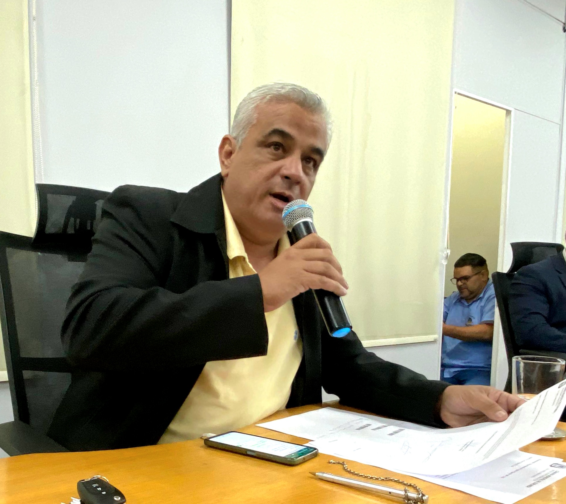 Vereador pede informações sobre a decoração natalina na cidade