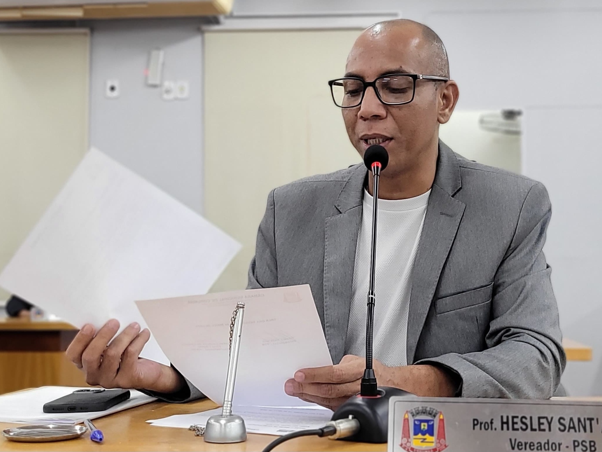 Hesley solicita estudos para ampliação da hora-atividade para profissionais de educação