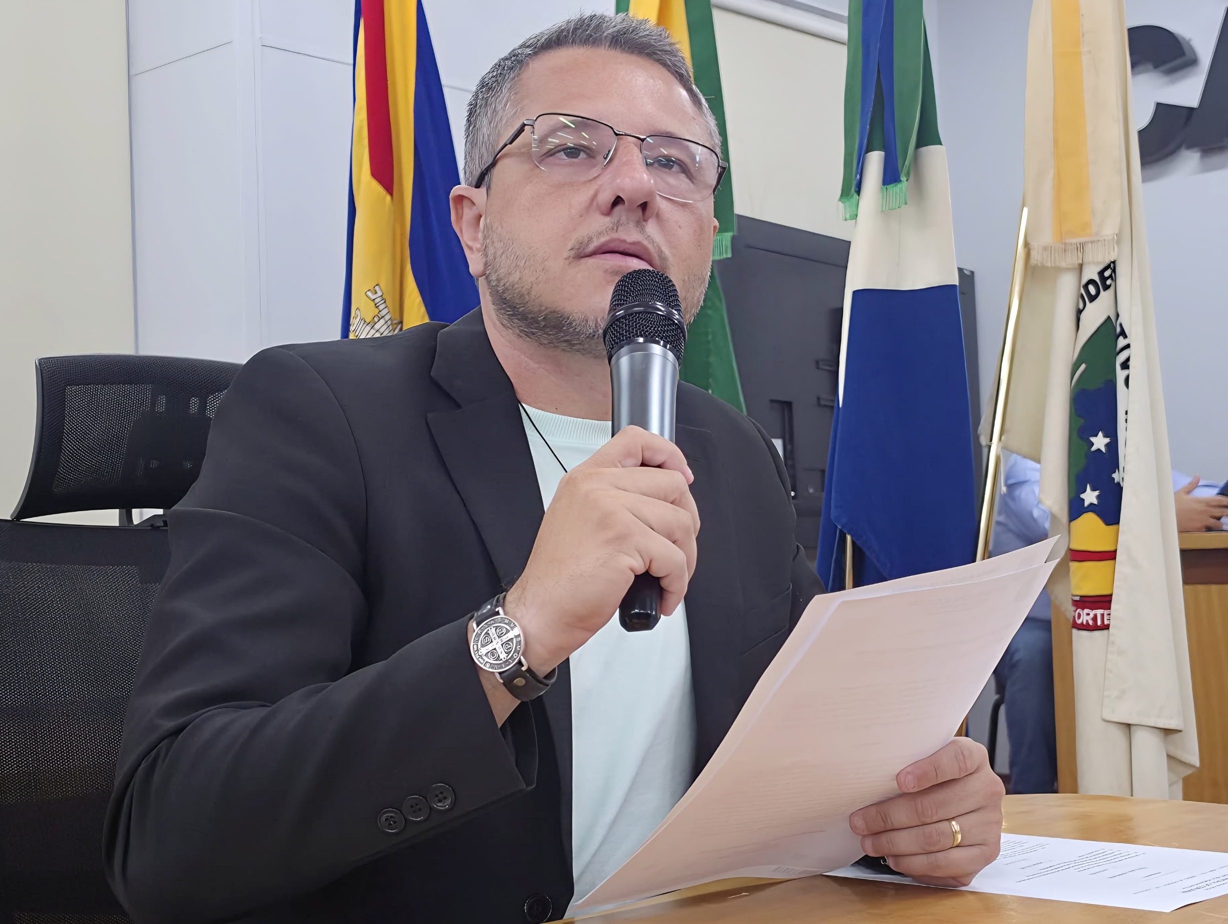 Cazarin busca informações sobre atendimento dermatológico presencial em Corumbá