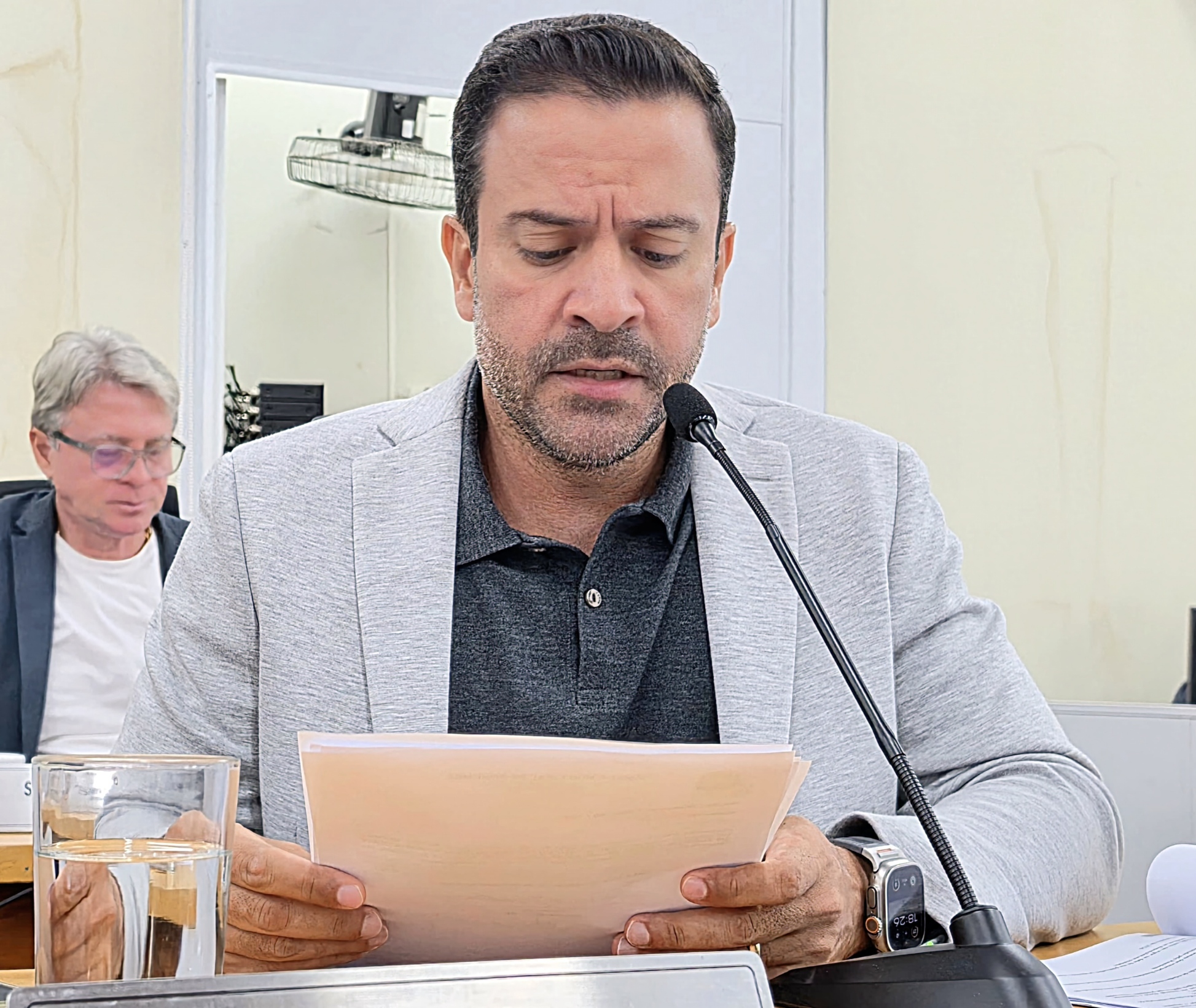 Elinho reivindica serviços necessários para acabar com alagamento no Bairro Nova Corumbá